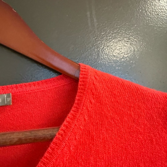 InCashmere S GUC coral V-Neck Sweater Fitted Style 3/4 sleeves - Picture 6 of 14
